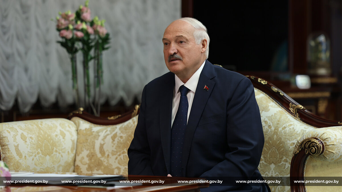 Президент Беларуси Александр Лукашенко 27 июля встретился с полномочным представителем Президента России в Центральном федеральном округе Игорем Щёголевым 
